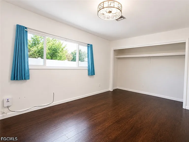 8512 Chatham St — Photo 14