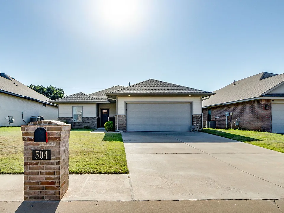 504 Martina Ln
