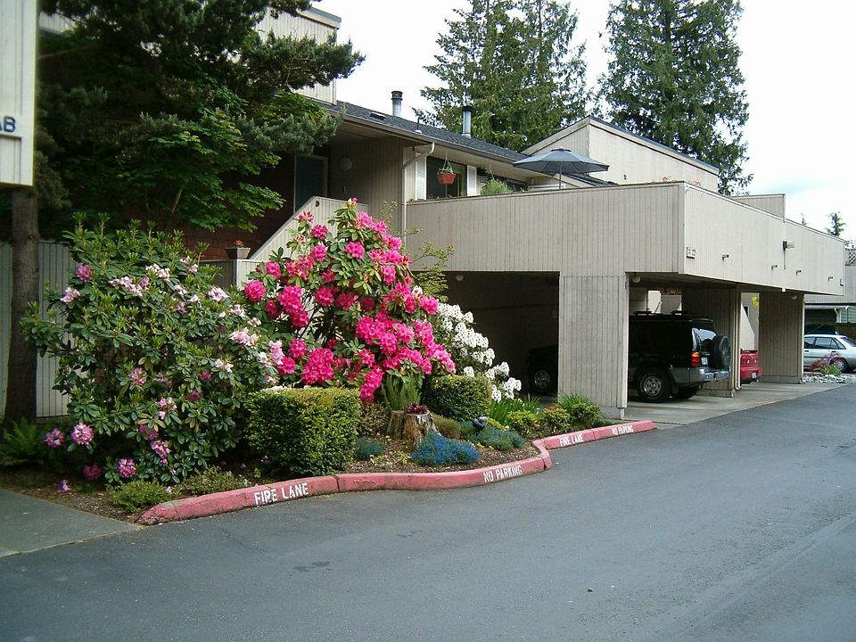 Front view showing 20'x20' deck over carport