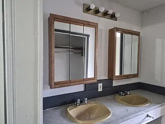 4 bed, 1288 sqft, $2,100 — Photo 2