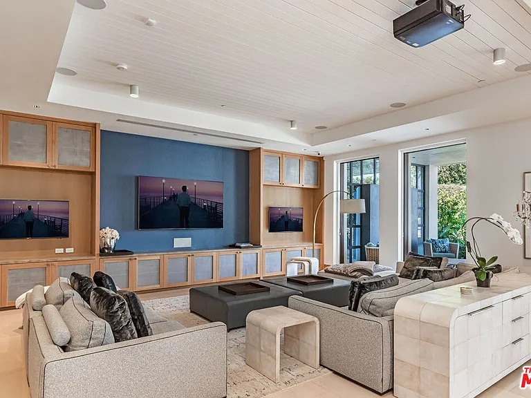 618 N Beverly Dr — Photo 10