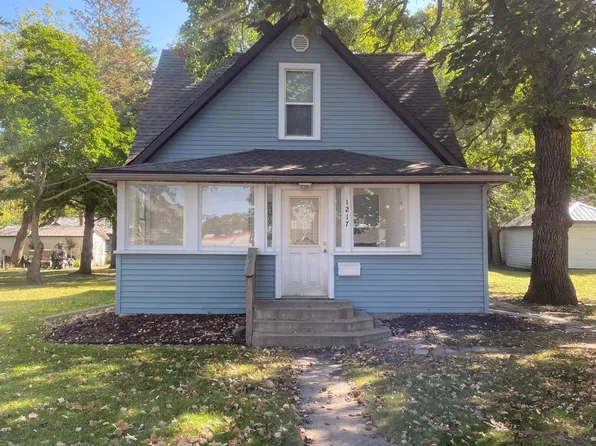 1217 Hawthorne St, Alexandria, MN 56308