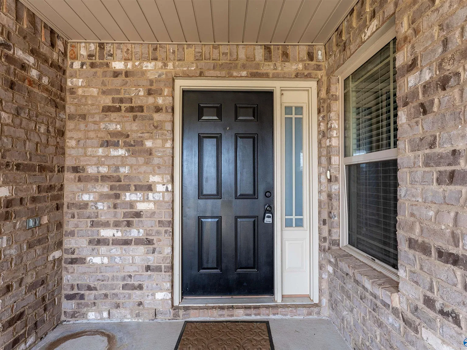 3 bed, 2.0 bath, 1770 sqft, $1,790 — Photo 3