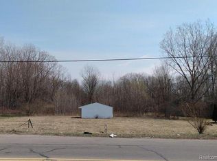 21597 Inkster Rd, Brownstown, MI 48174