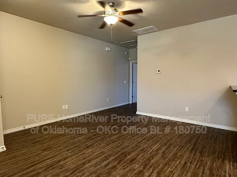 1 bed, 1.0 bath, 854 sqft, $1,050 — Photo 3
