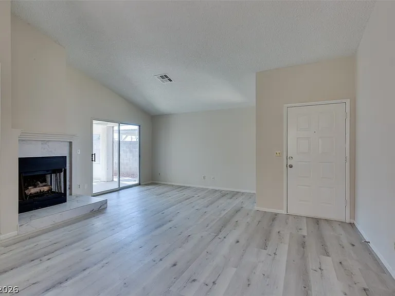 582 Searchlight Dr — Photo 8