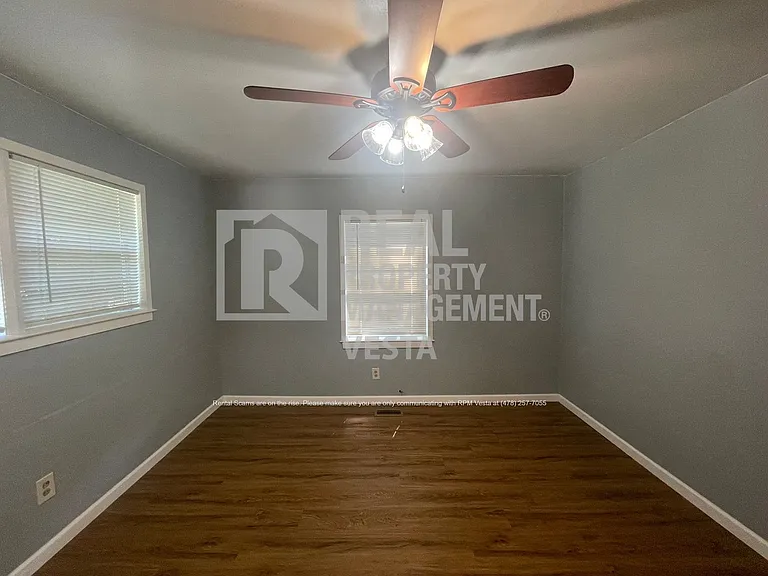 2875 Barrett Ave — Photo 7