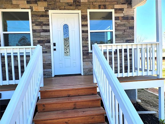 3rd image of 108 Longshore Dr