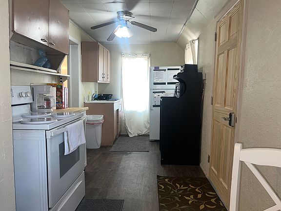 4th image of 415 E A Street