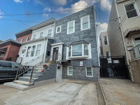 136 North Street image 1 of 20