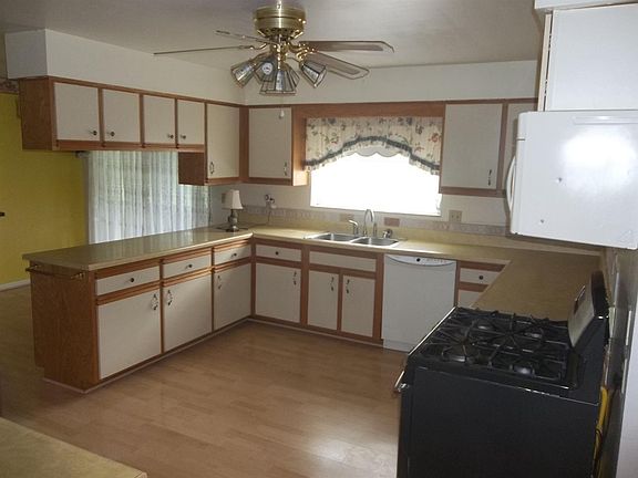5th image of 2455 Larkfield Dr