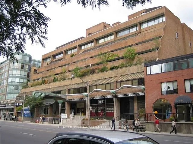 55A Avenue Rd #601 — Photo 2