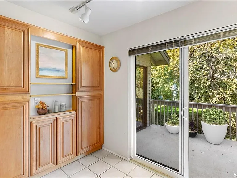 1106 Bellefield Park Ln — Photo 10