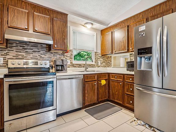 2nd image of 2164 Belltree Dr