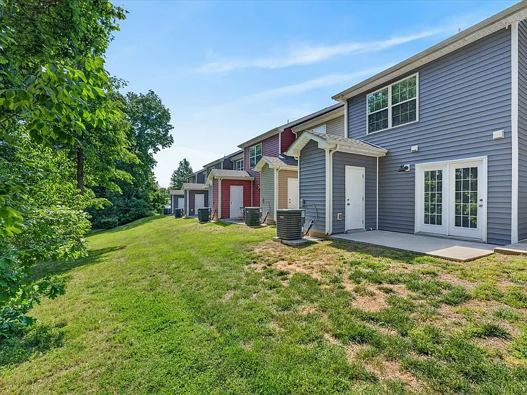 645 Stowe Ct #L — Photo 32