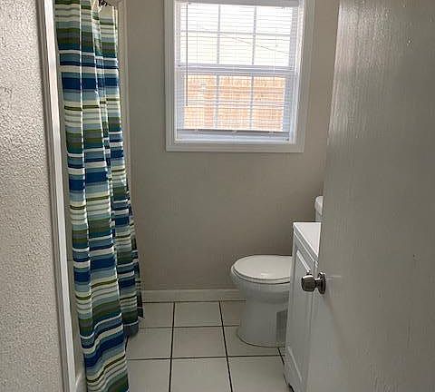 4th image of 400 E 35th St