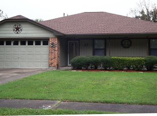 47 Alexander Ct, Angleton, TX 77515