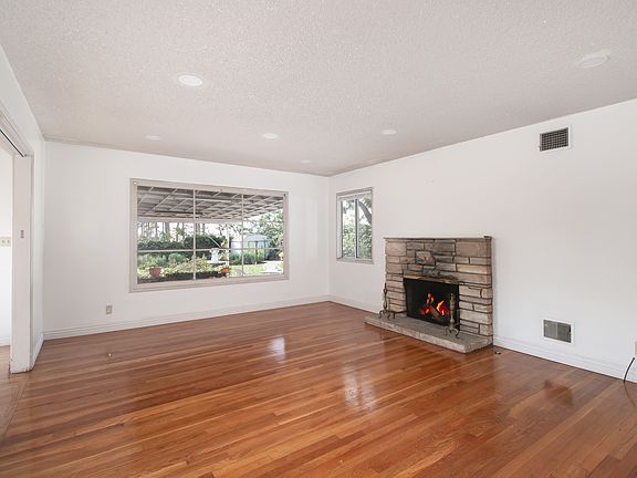 3rd image of 3834 Mayfair Dr