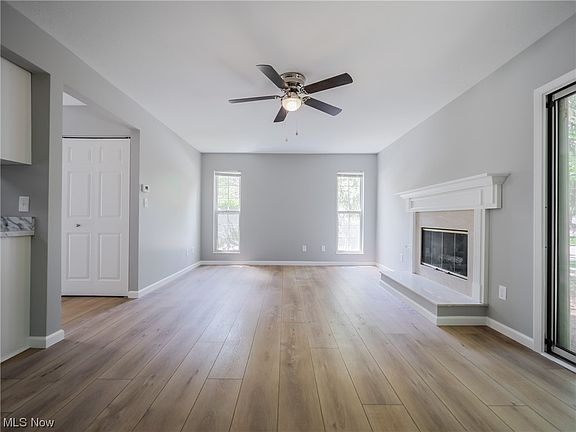 3rd image of 3398 Hunter Pkwy #34