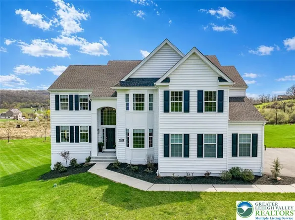 7300 Mount Vernon Dr, Zionsville, PA 18092