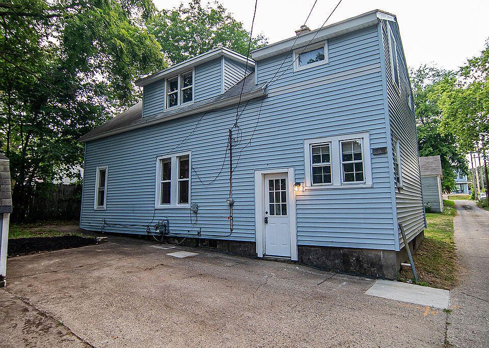 1st image of 1023 Hermitage St SE