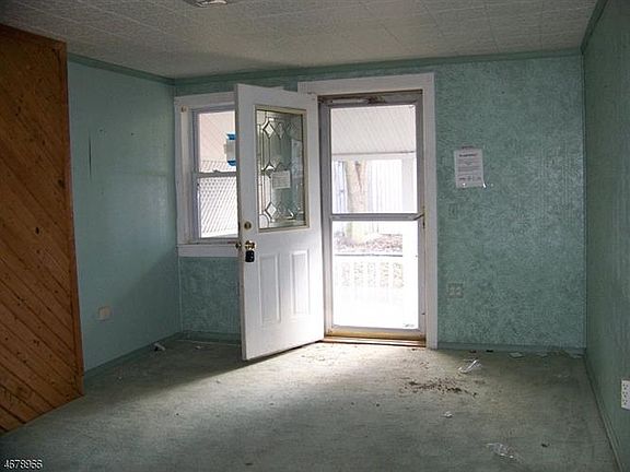 2nd image of 23 Burwell Aly