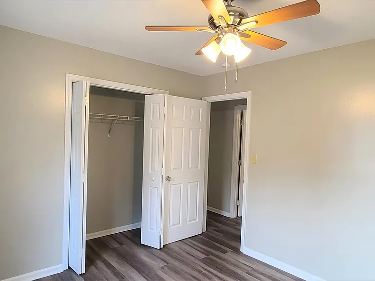 145 York Ct — Photo 11