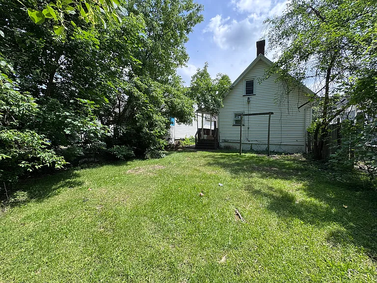 6 Dejonge St — Photo 4