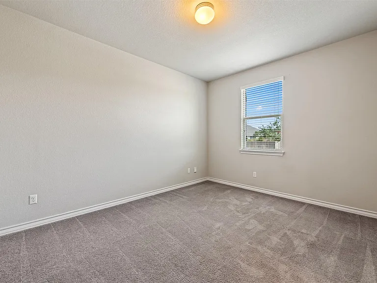 4004 Harbor Point Dr — Photo 8
