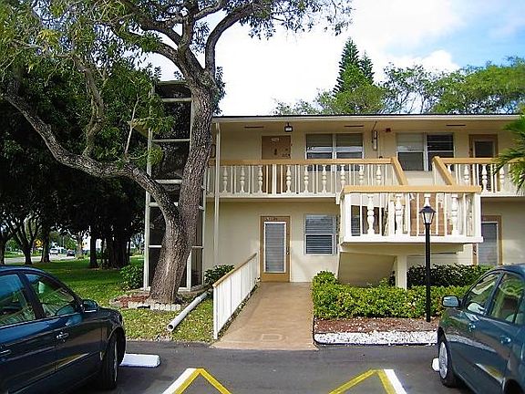 2nd image of 28 Richmond D #28