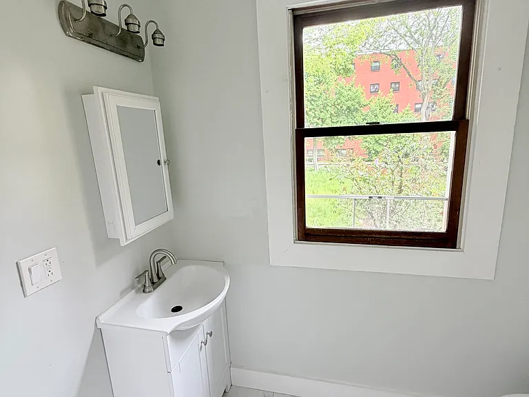 139 Poplar St — Photo 18