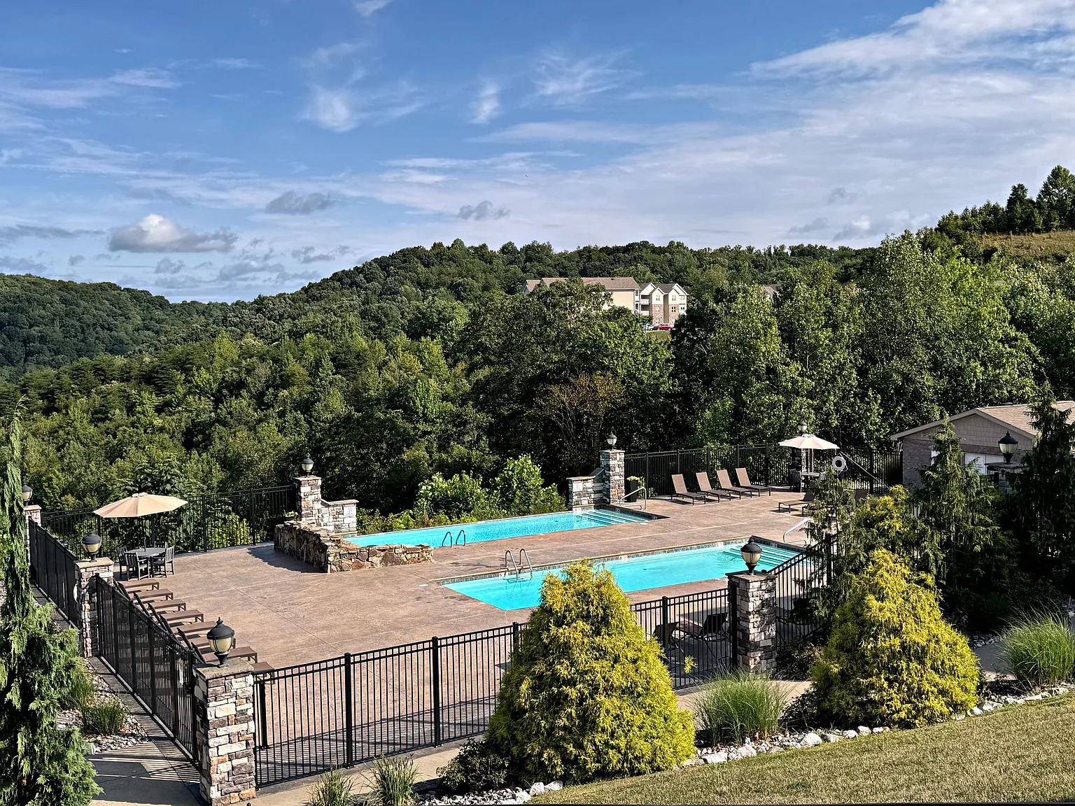 Eagle View Luxury Apartments — Photo 4