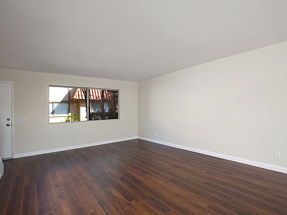 4th image of 907 N Fig St APT B