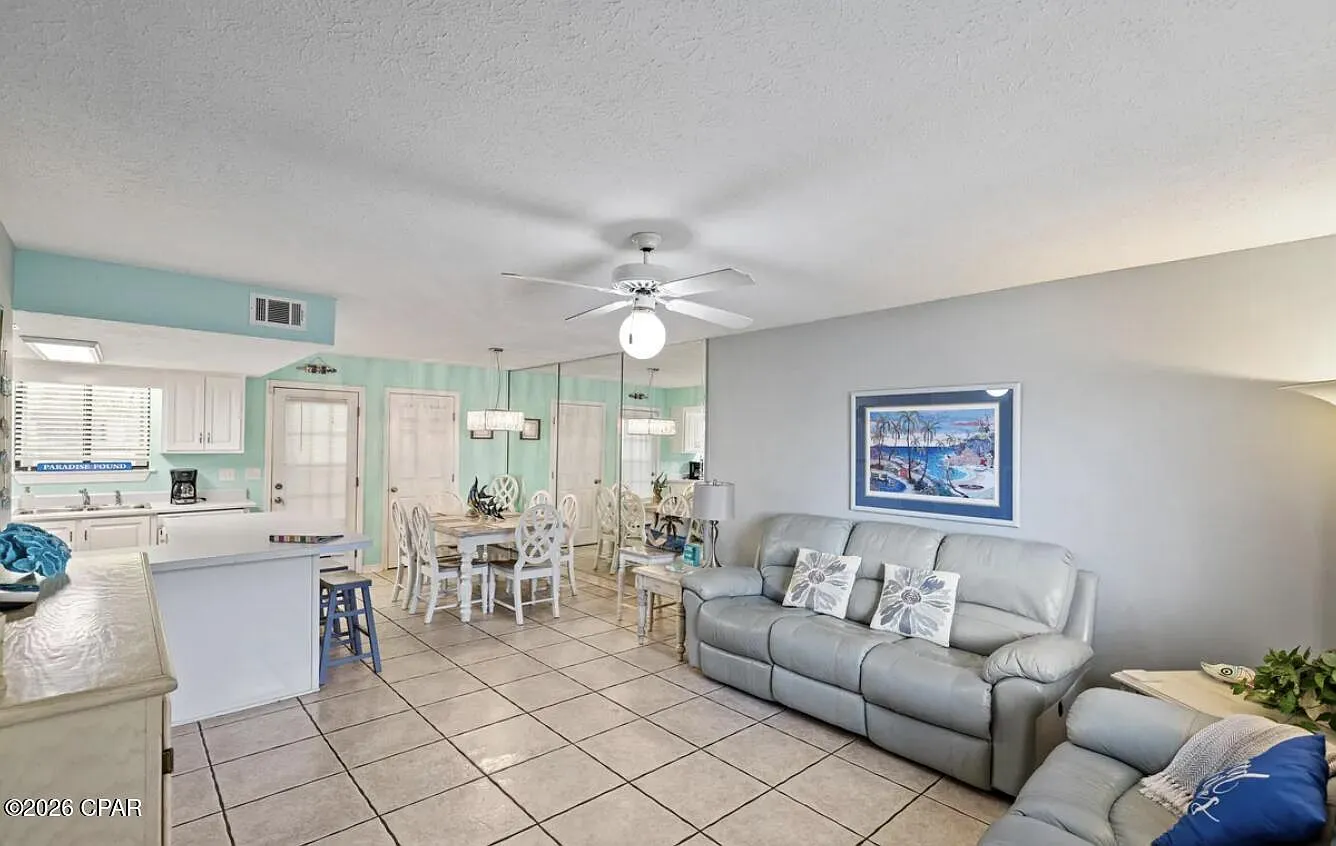 2 bed, 2.5 bath, 972 sqft, $2,000 — Photo 2