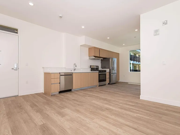 Woodlake Apartments — Photo 19