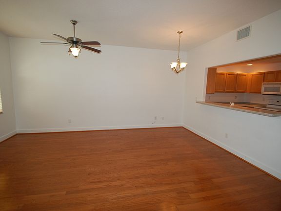 4th image of 694 Delmar Ter S