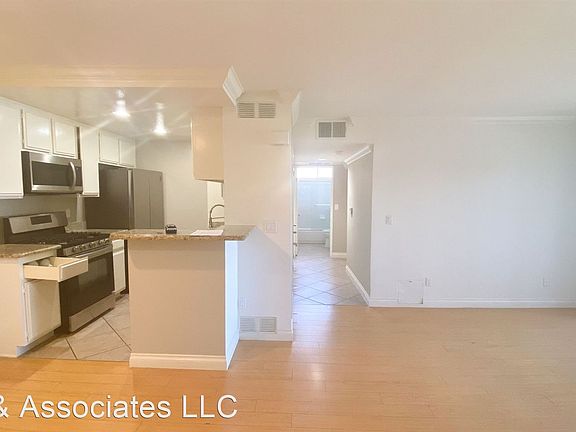 5th image of 3839 Motor Ave #10085992