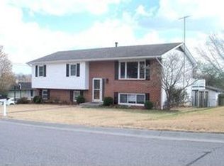 1108 Weyland Rd, Boonville, MO 65233