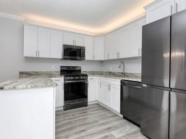 2145 White Pine Circle #D, Greenacres, FL 33415
