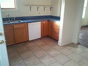 3rd image of 2445 Coyner Ave APT A