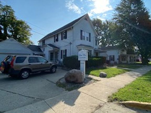 2nd image of 748 N Lake St APT 3
