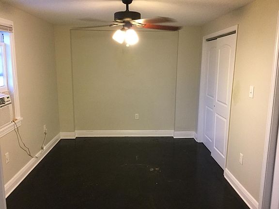 2nd image of 4801 Laurel St #A