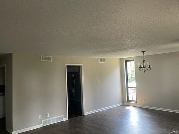 4th image of 916 Claytonbrook Dr APT 2