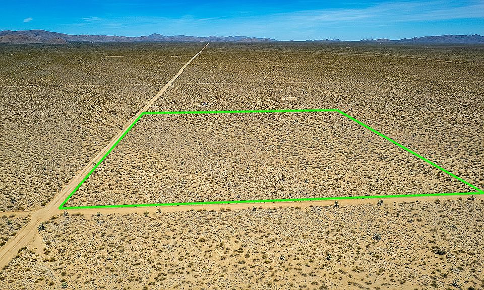 2nd image of 1950 E Cholla Dr