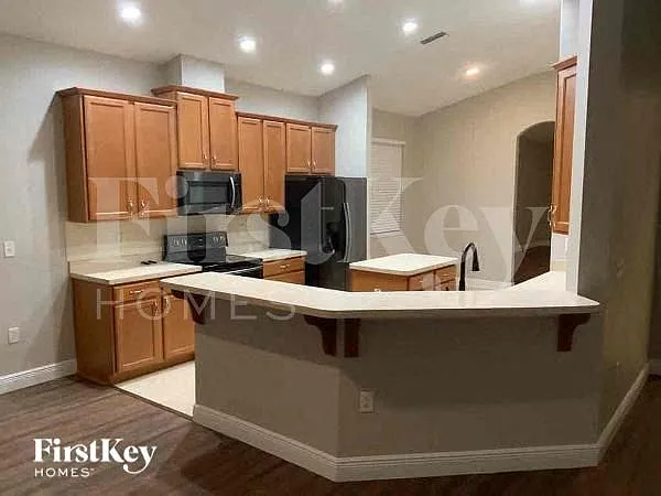 3 bed, 2.0 bath, 2083 sqft, $2,795 — Photo 4