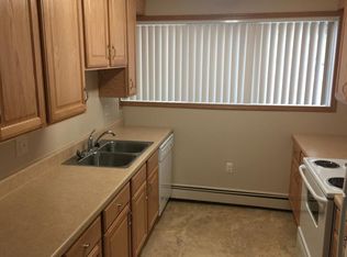 625 W 2nd St #D39, Duluth, MN 55806