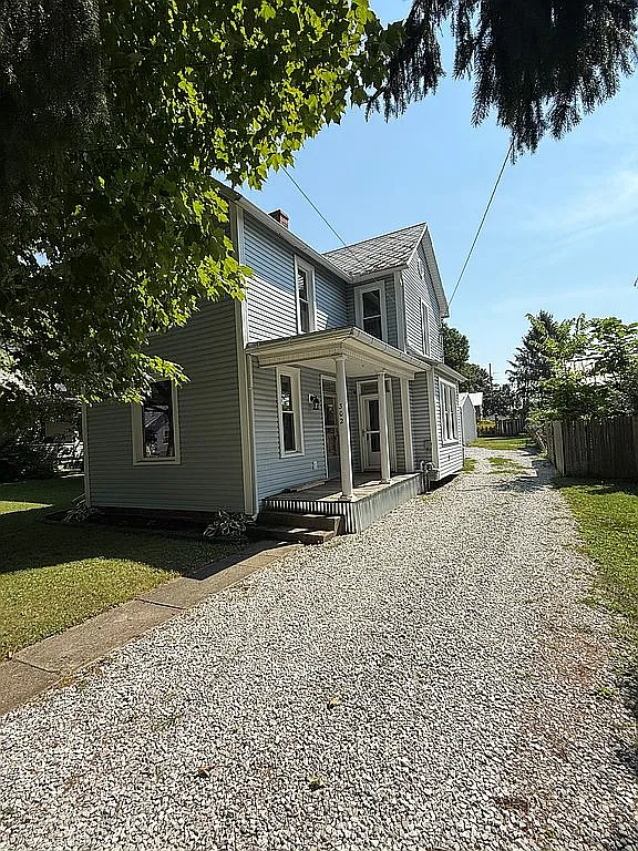 302 N Main St photo 1