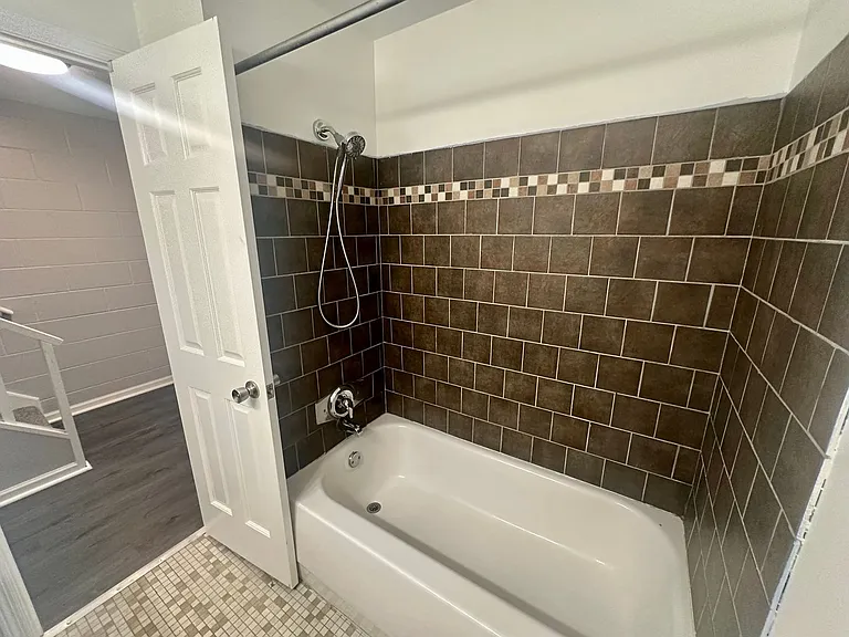 380 Ramsey St — Photo 20