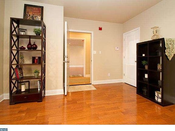 3rd image of 1506 Fairmount Ave #A