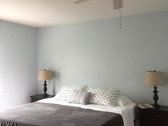 4th image of 1 Osborne Pl APT 42